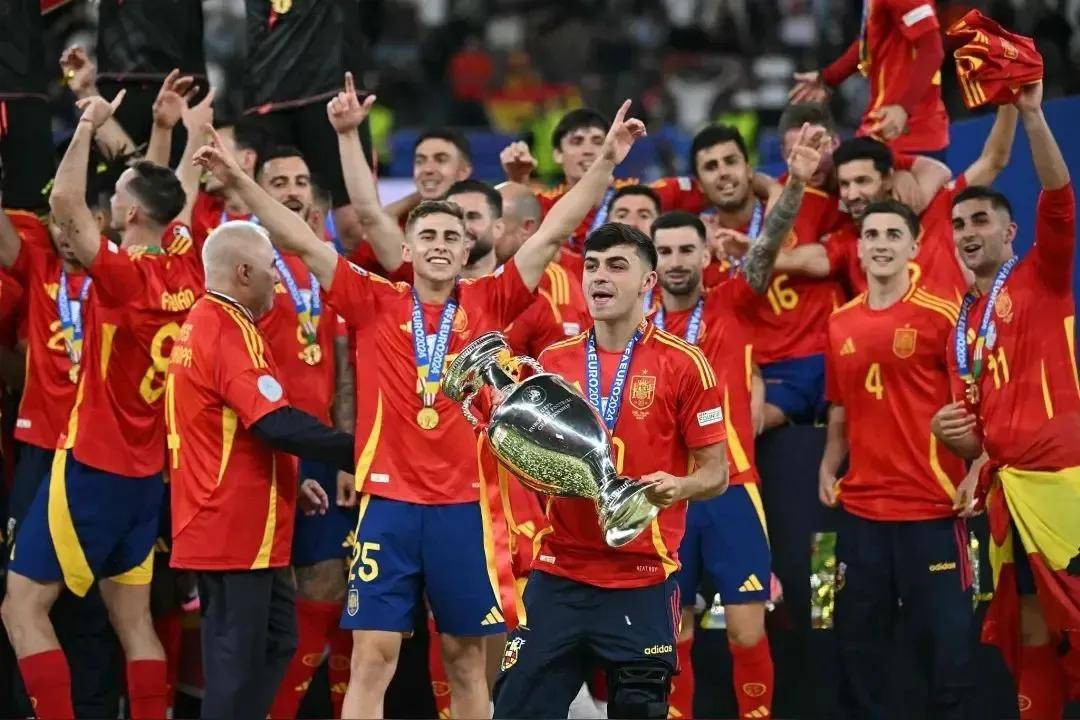 恒大足校凭 恒大足校凭