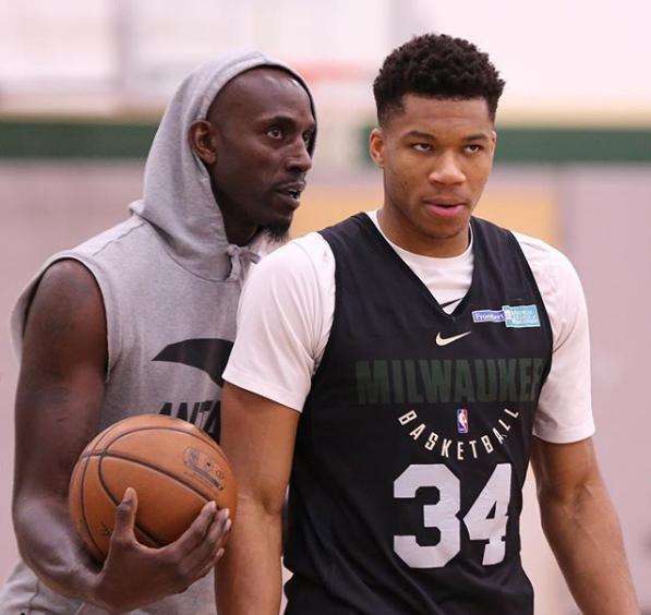 帮助球队守 帮助球队守