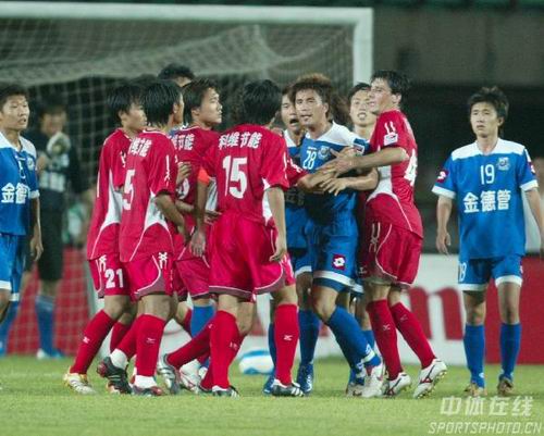阵容上则以 阵容上则以